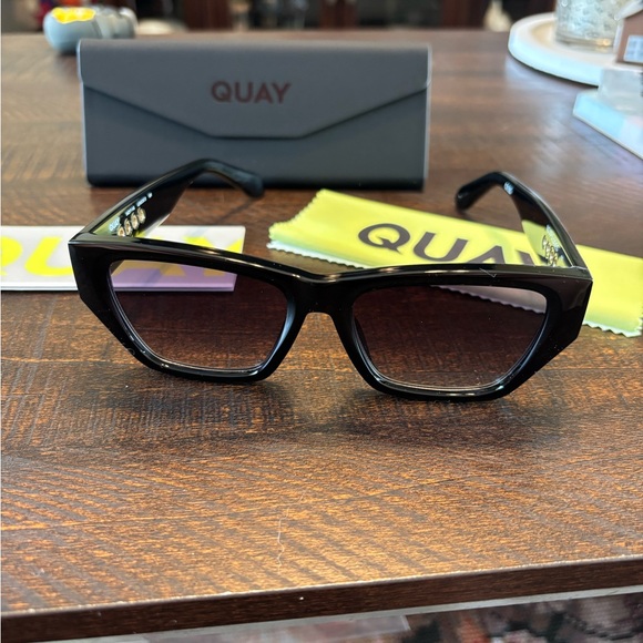 Quay Australia No Apologies Black Sunglasses main image 9